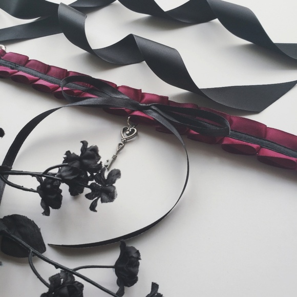 ♡Dark Secret♡ Handmade Kitten Collar/Choker - Picture 4 of 8